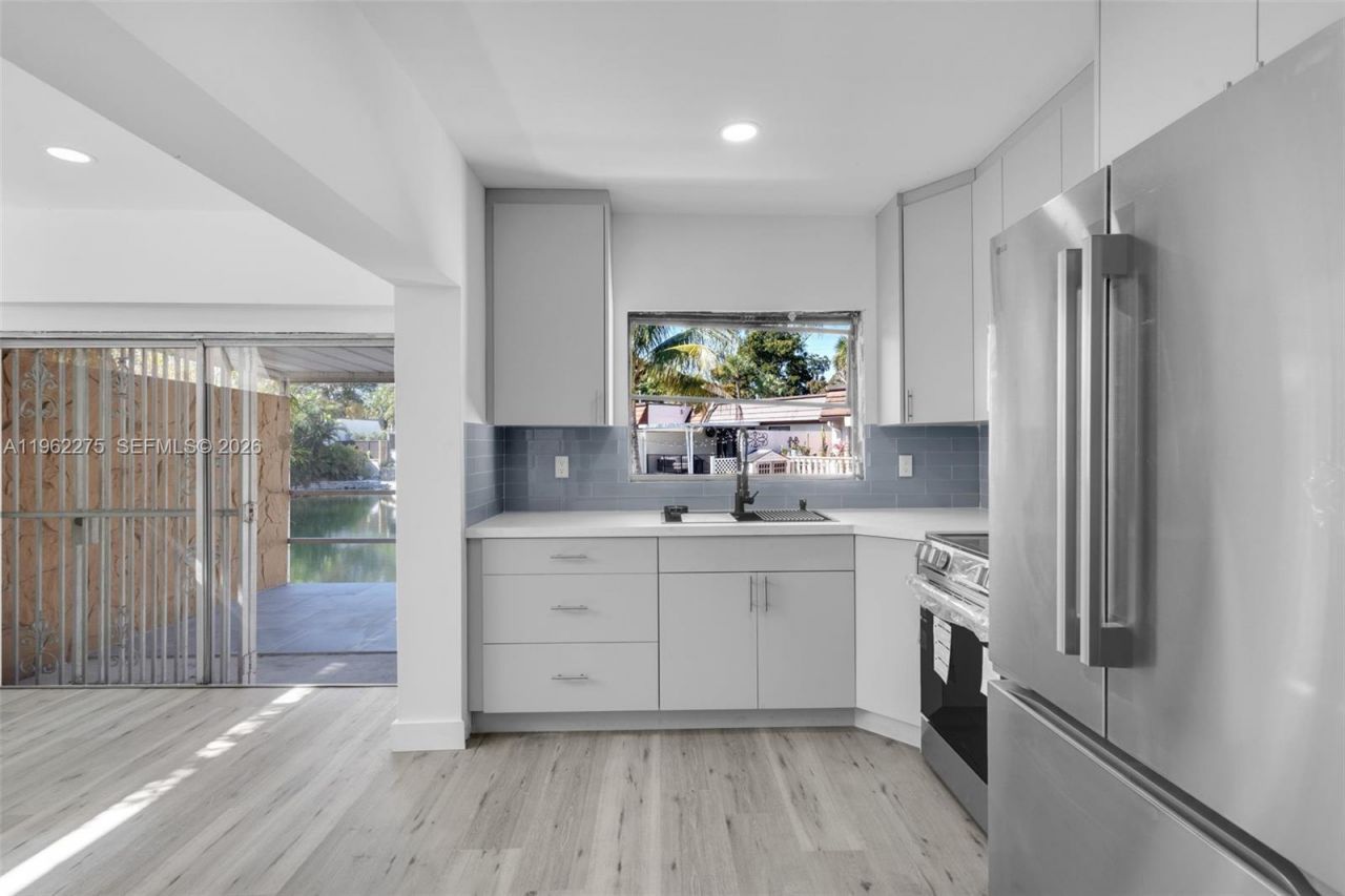 7412 Big Cypress Dr, Miami Lakes, FL 33014 Photo