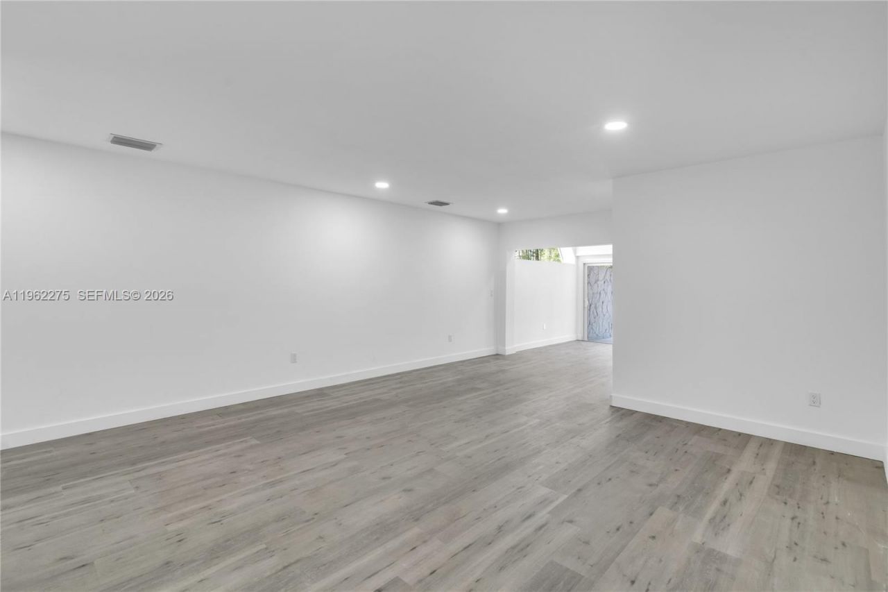 7412 Big Cypress Dr, Miami Lakes, FL 33014 Photo