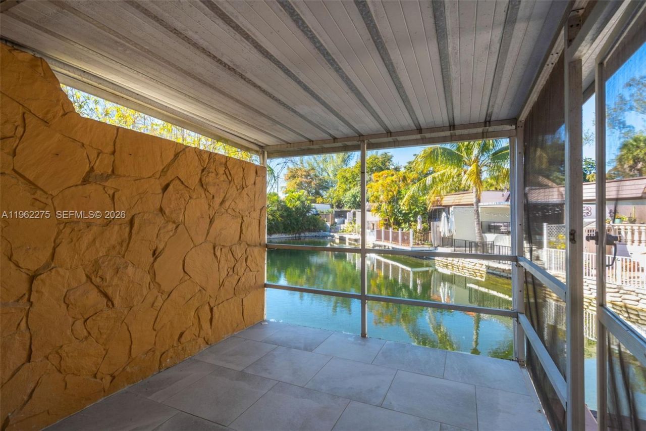 7412 Big Cypress Dr, Miami Lakes, FL 33014 Photo