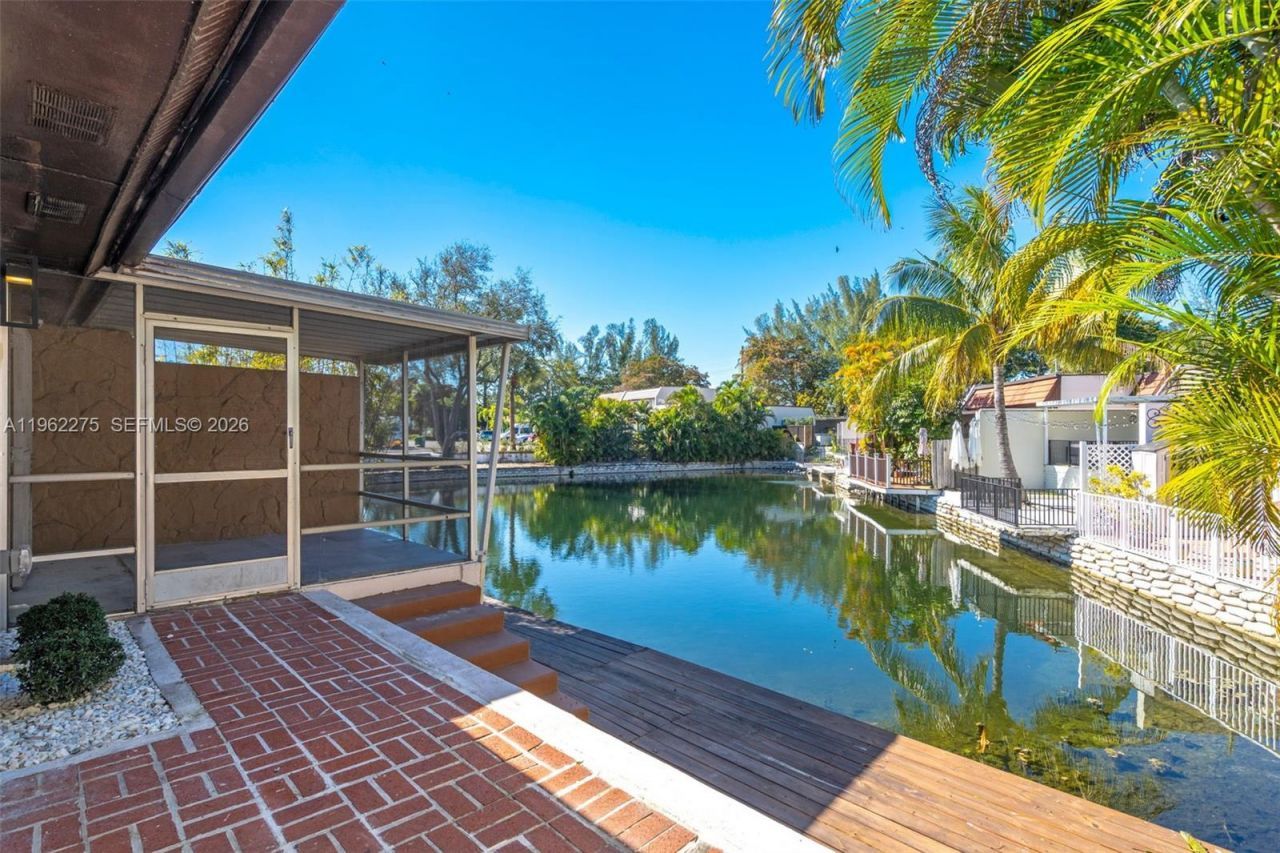 7412 Big Cypress Dr, Miami Lakes, FL 33014 Photo