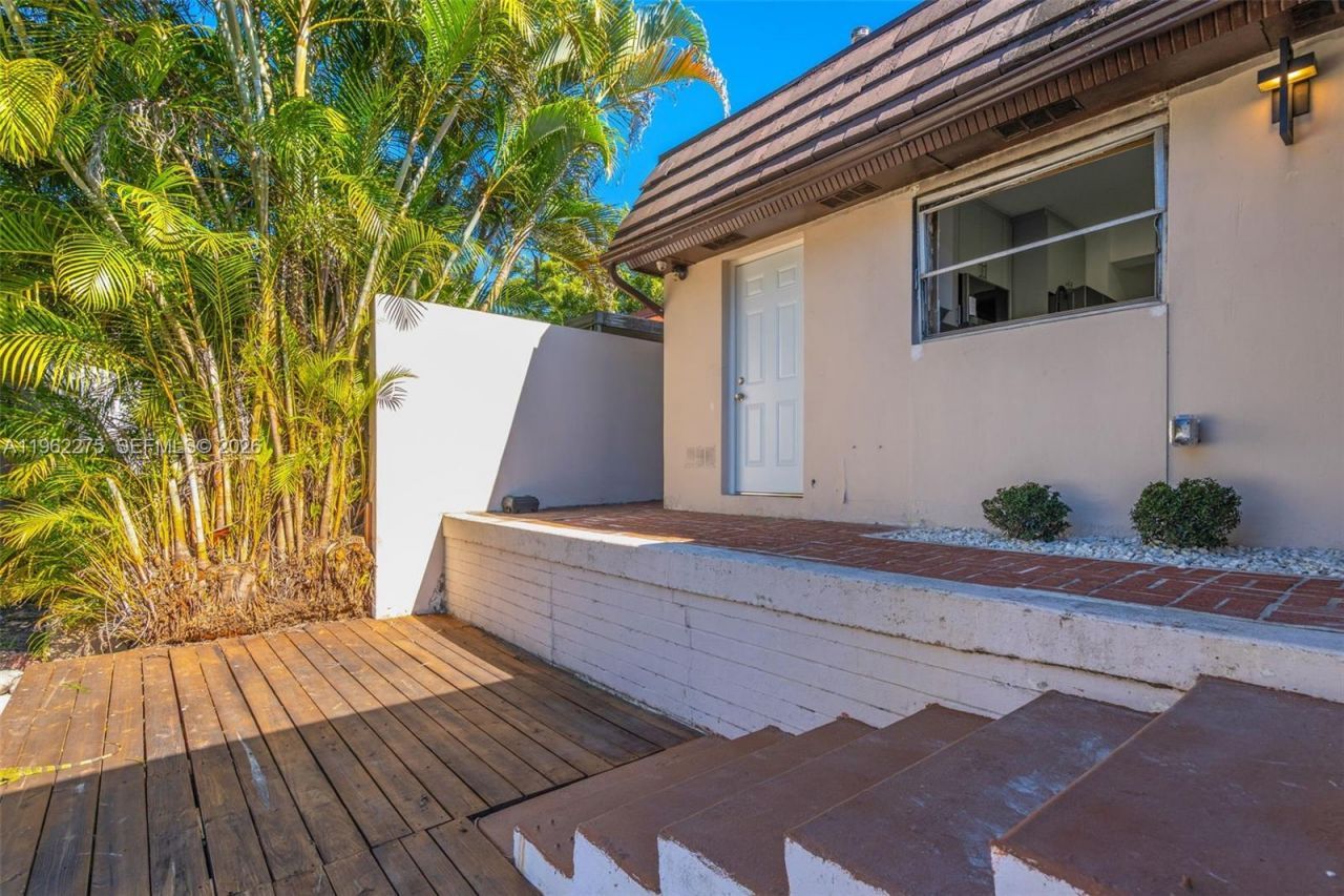 7412 Big Cypress Dr, Miami Lakes, FL 33014 Photo