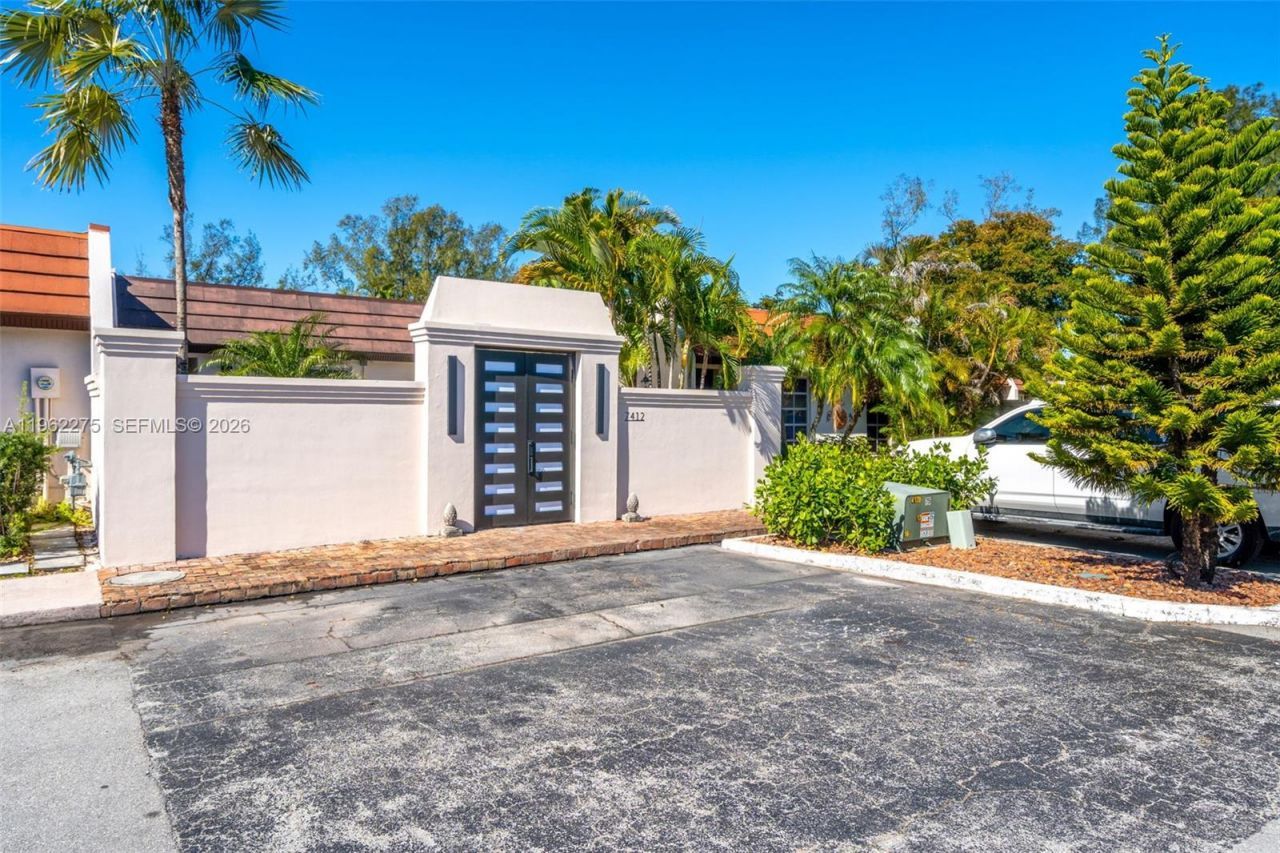 7412 Big Cypress Dr, Miami Lakes, FL 33014 Photo