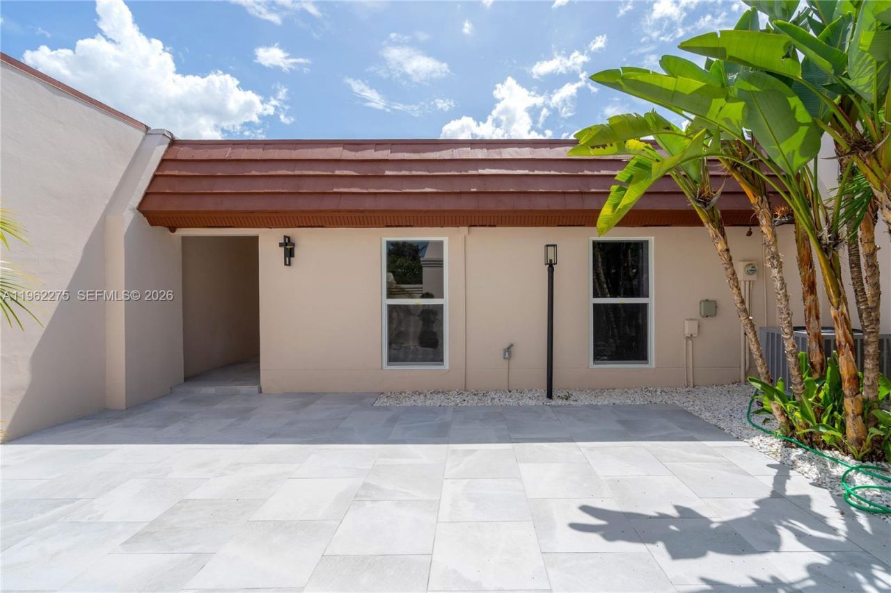 7412 Big Cypress Dr, Miami Lakes, FL 33014 Photo