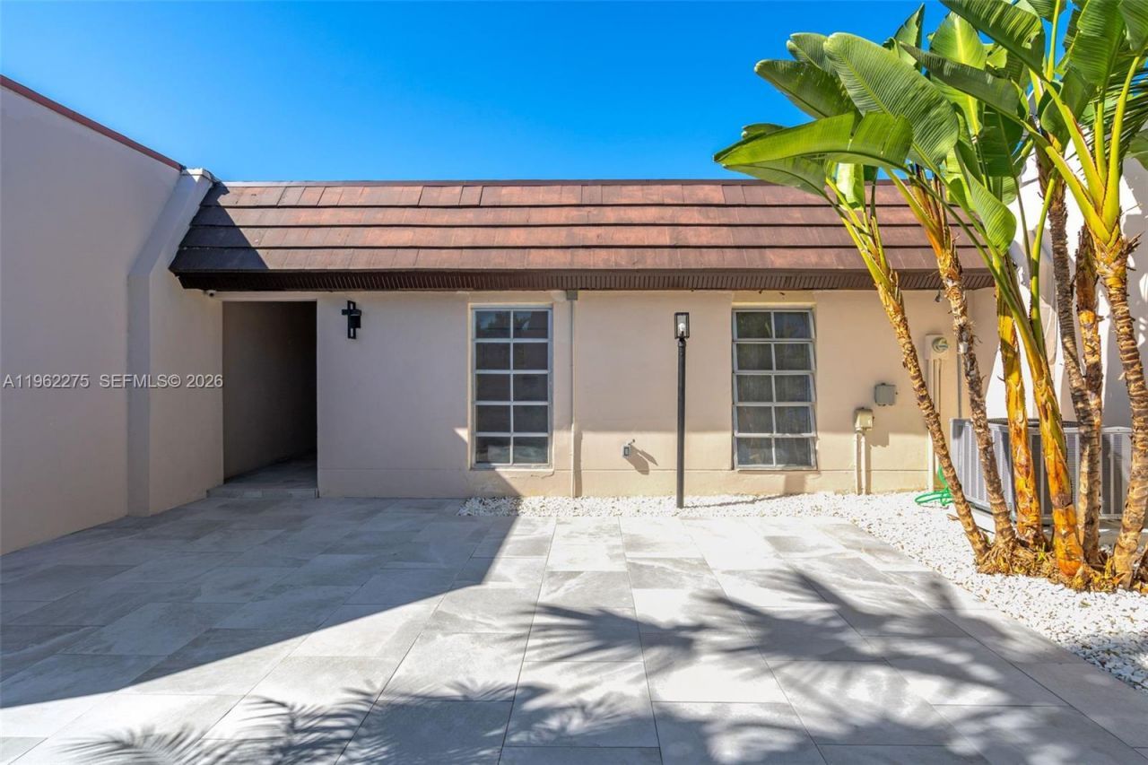 7412 Big Cypress Dr, Miami Lakes, FL 33014 Photo