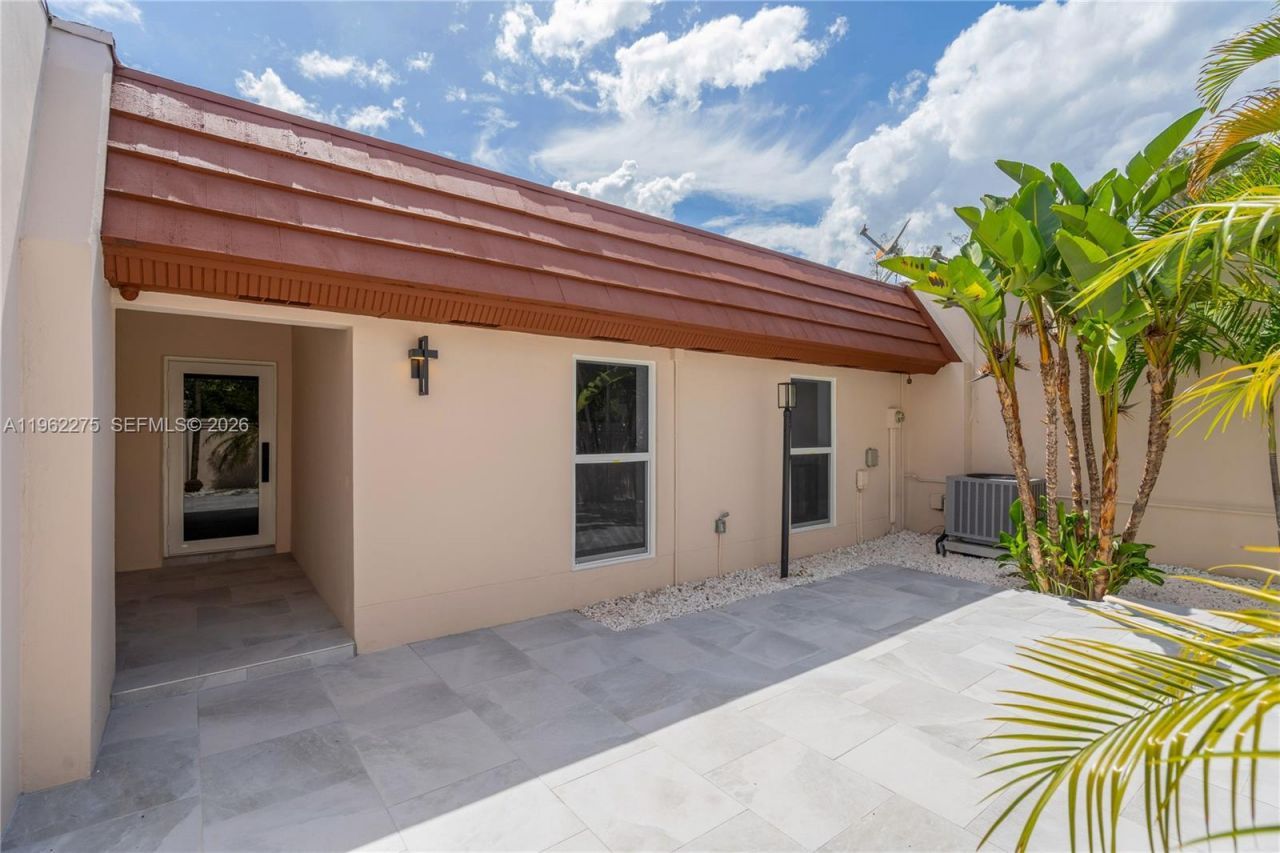7412 Big Cypress Dr, Miami Lakes, FL 33014 Photo
