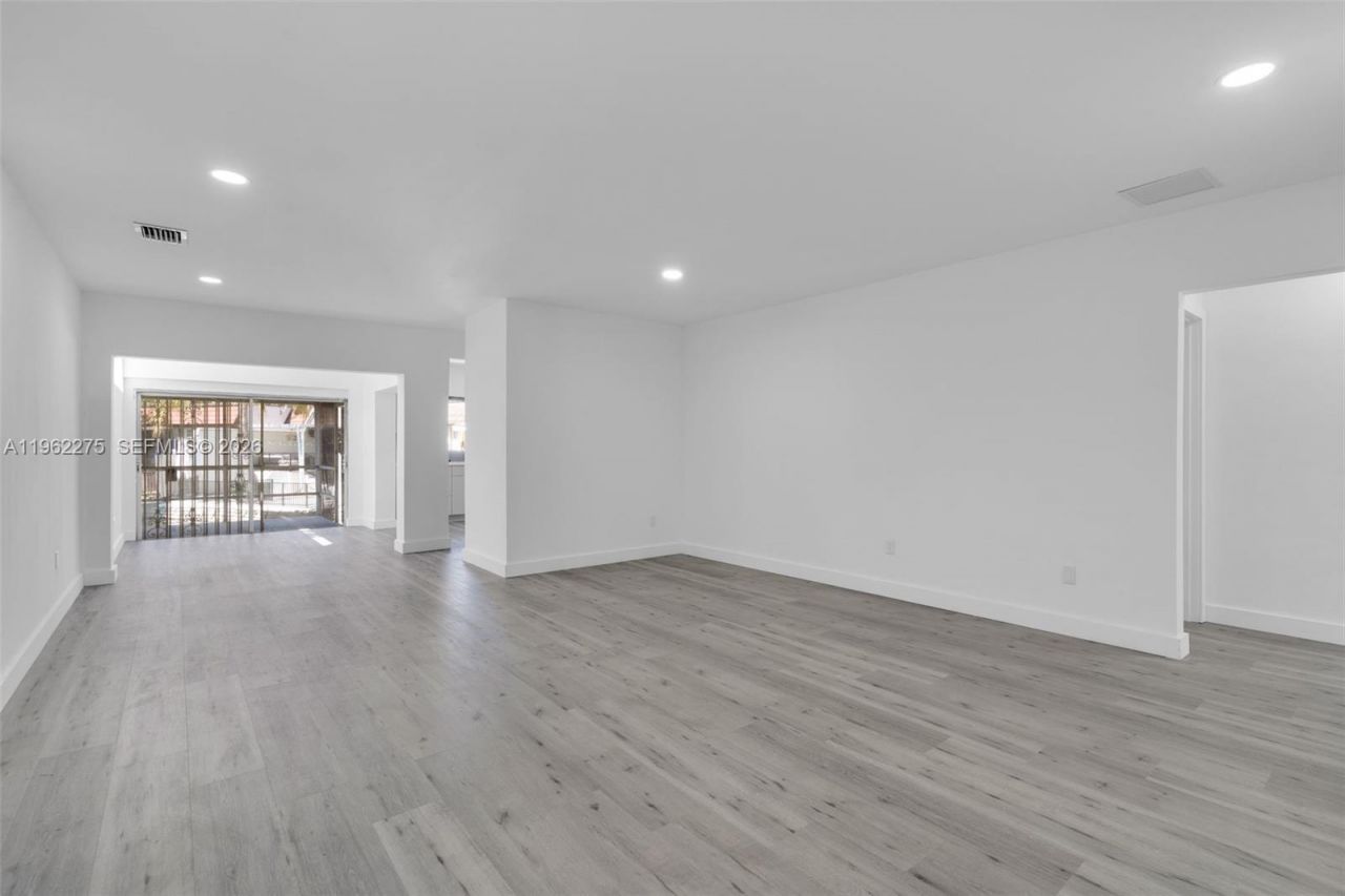 7412 Big Cypress Dr, Miami Lakes, FL 33014 Photo