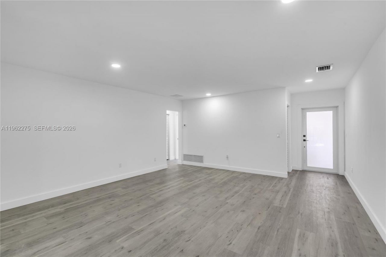 7412 Big Cypress Dr, Miami Lakes, FL 33014 Photo