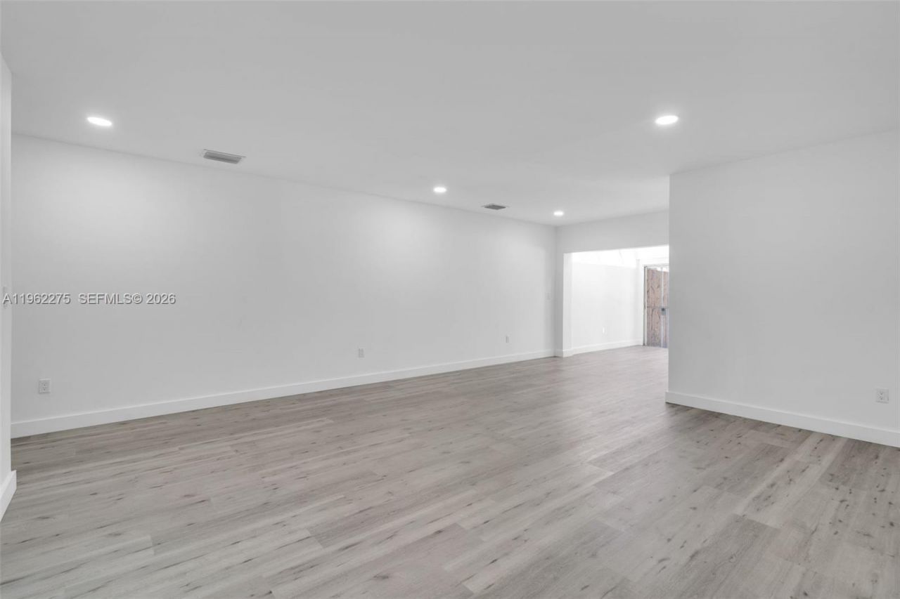 7412 Big Cypress Dr, Miami Lakes, FL 33014 Photo