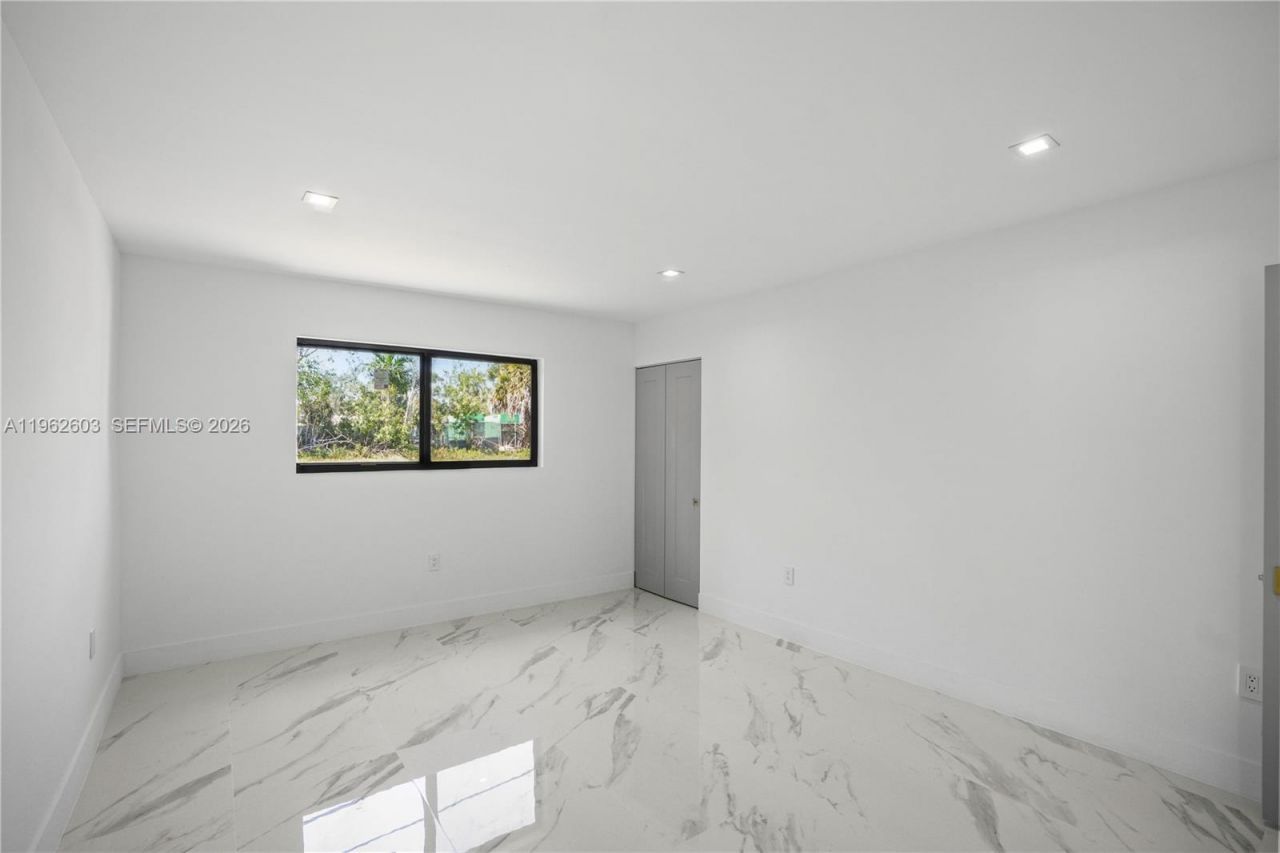 451 SW 38th Ter, Fort Lauderdale, FL 33312 Photo