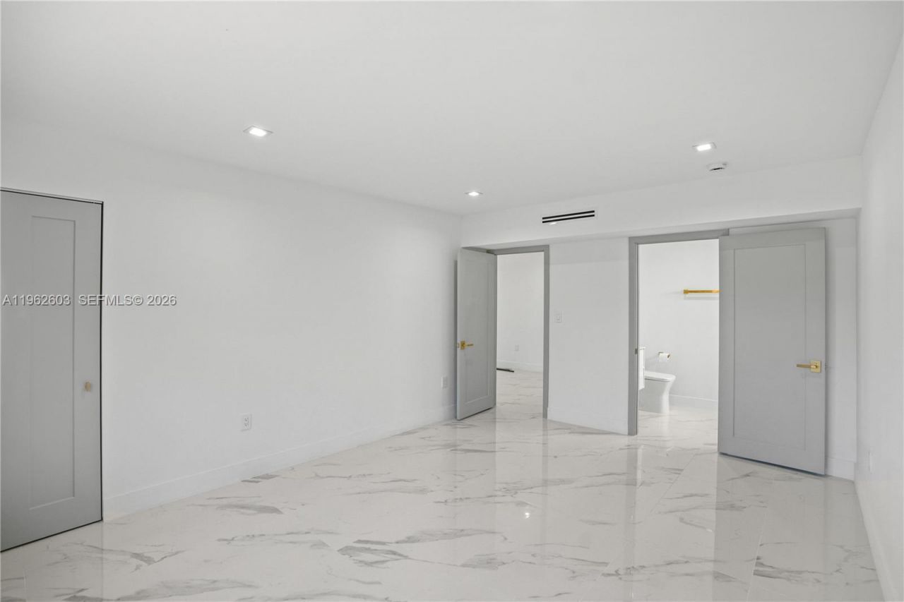 451 SW 38th Ter, Fort Lauderdale, FL 33312 Photo