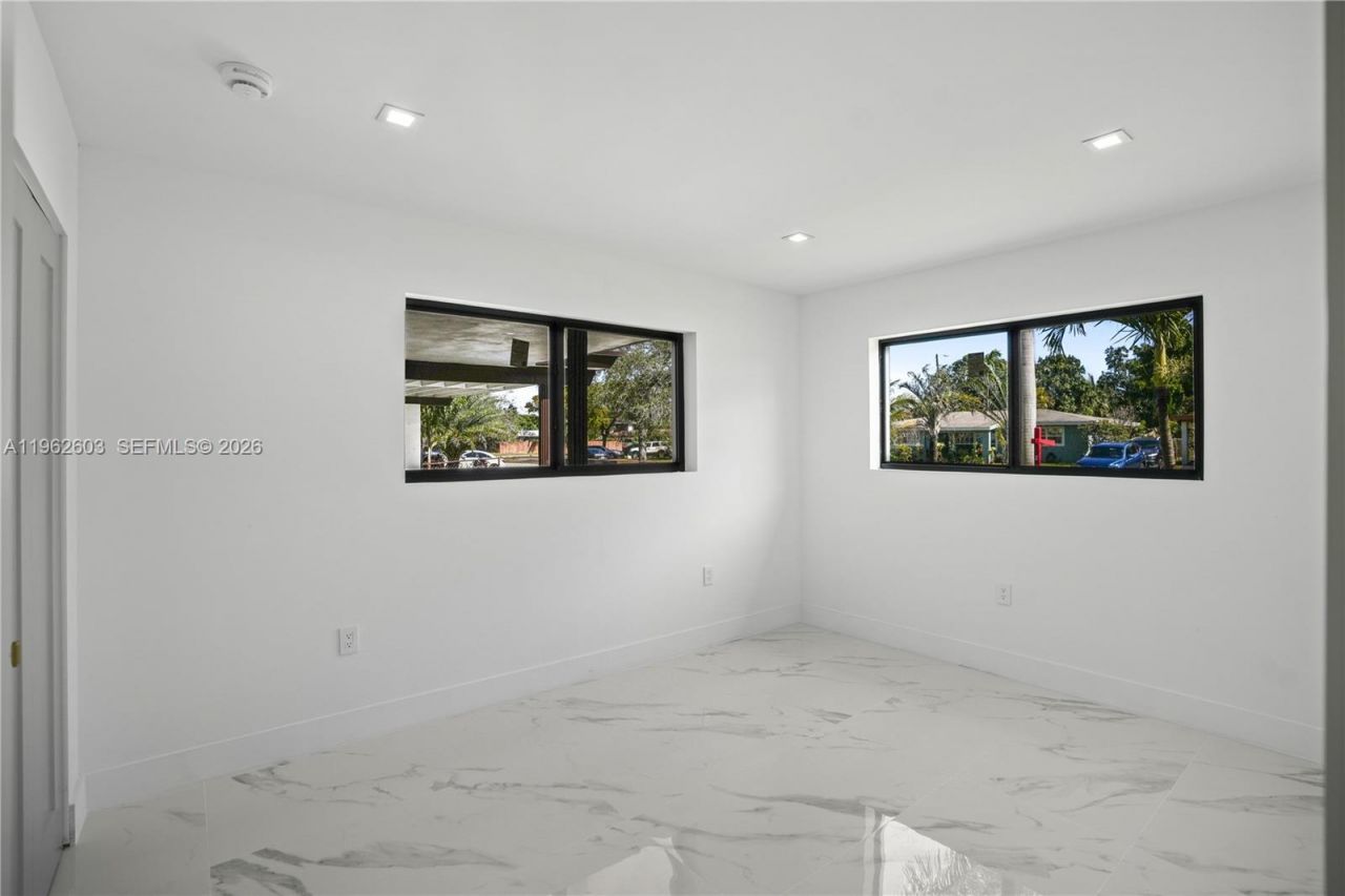 451 SW 38th Ter, Fort Lauderdale, FL 33312 Photo