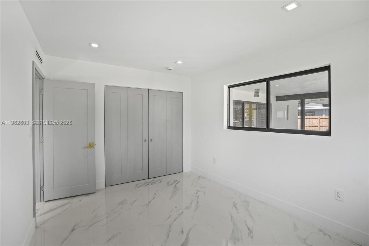 451 SW 38th Ter, Fort Lauderdale, FL 33312 Photo