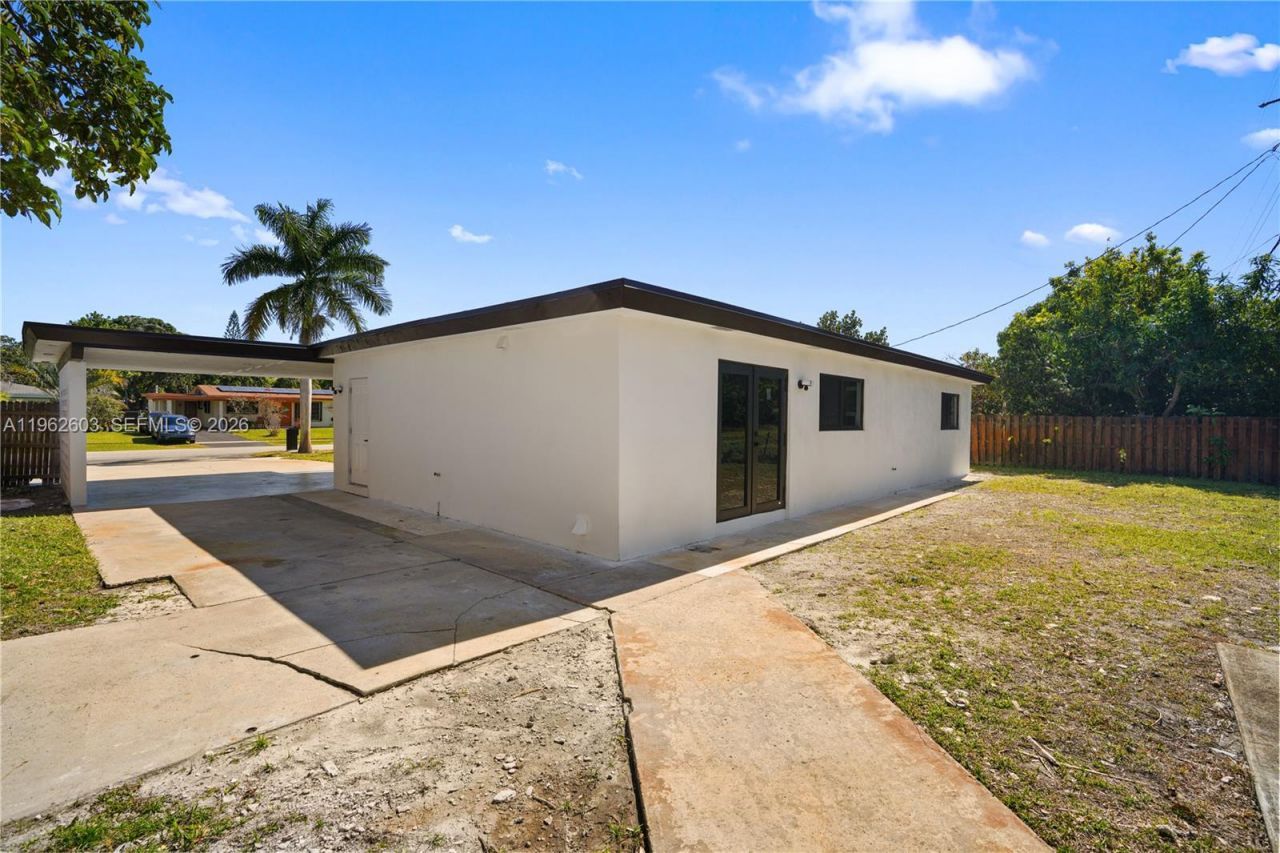 451 SW 38th Ter, Fort Lauderdale, FL 33312 Photo