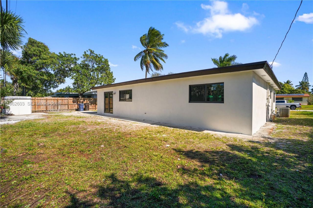451 SW 38th Ter, Fort Lauderdale, FL 33312 Photo