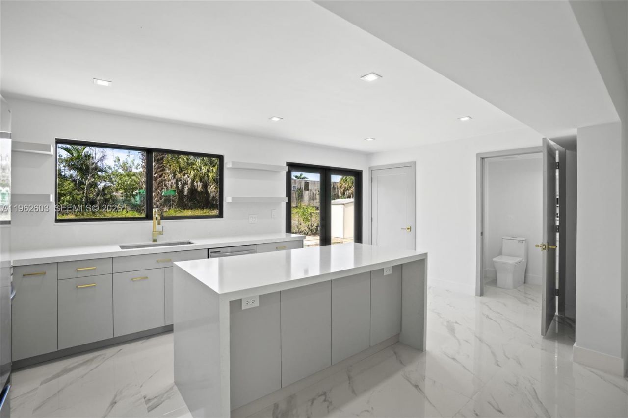 451 SW 38th Ter, Fort Lauderdale, FL 33312 Photo