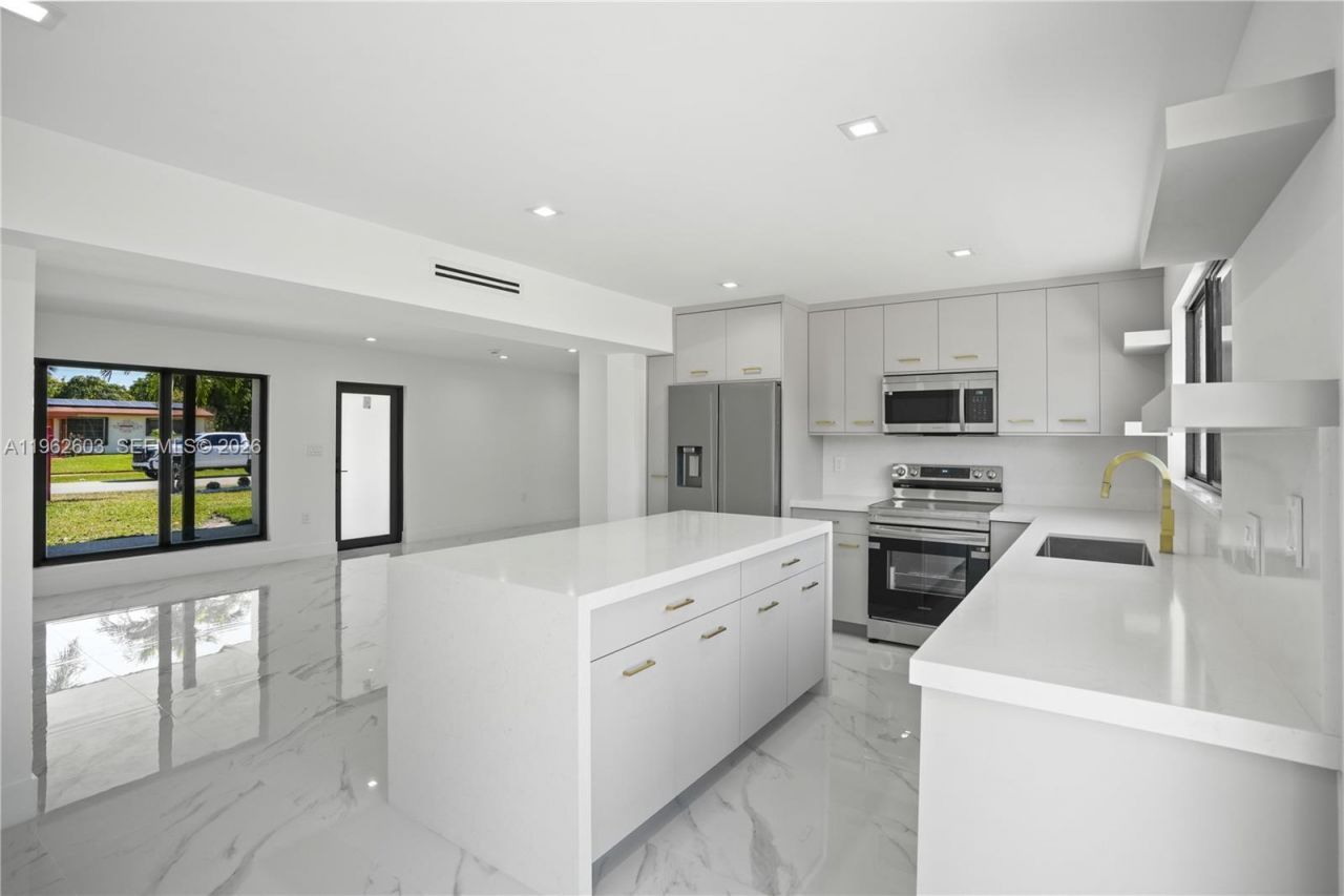 451 SW 38th Ter, Fort Lauderdale, FL 33312 Photo