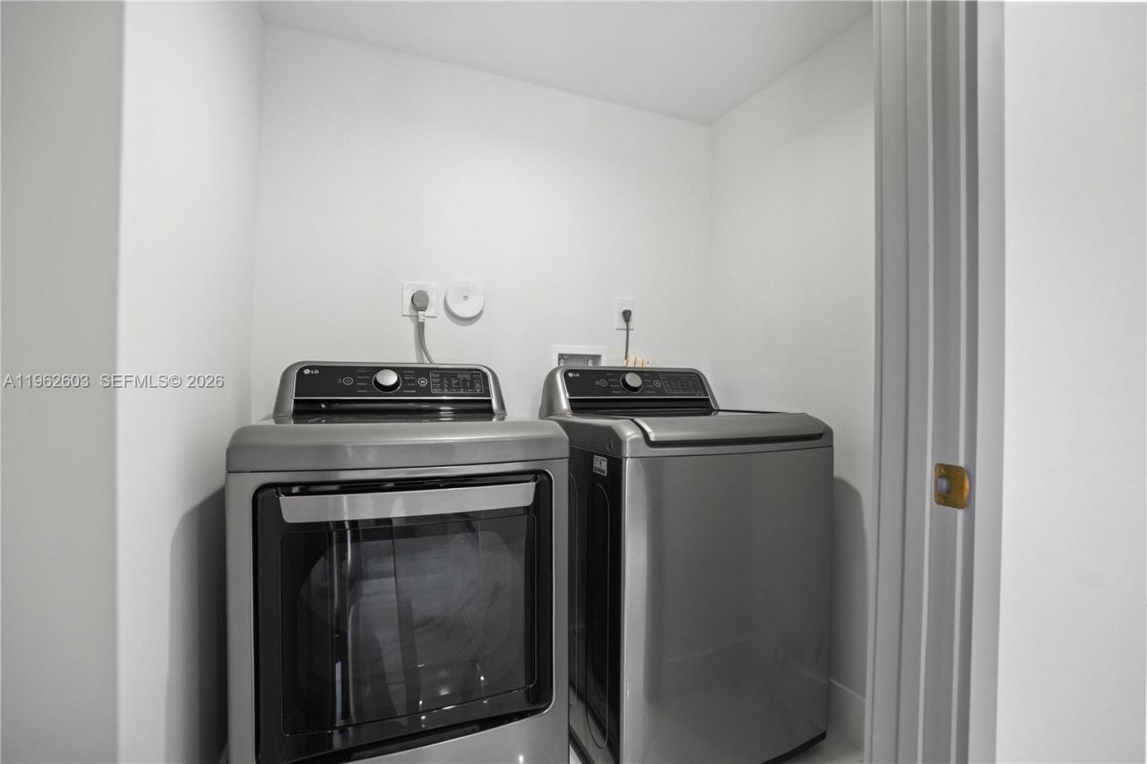 451 SW 38th Ter, Fort Lauderdale, FL 33312 Photo