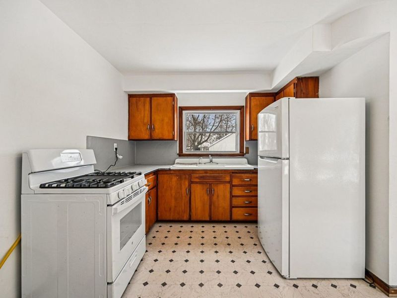 2068 Agler Road, Columbus, OH 43224 Photo 8