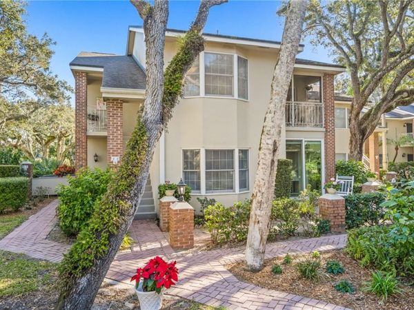 107 W Park Shores Circle, Unit 22W, Vero Beach, FL 32963