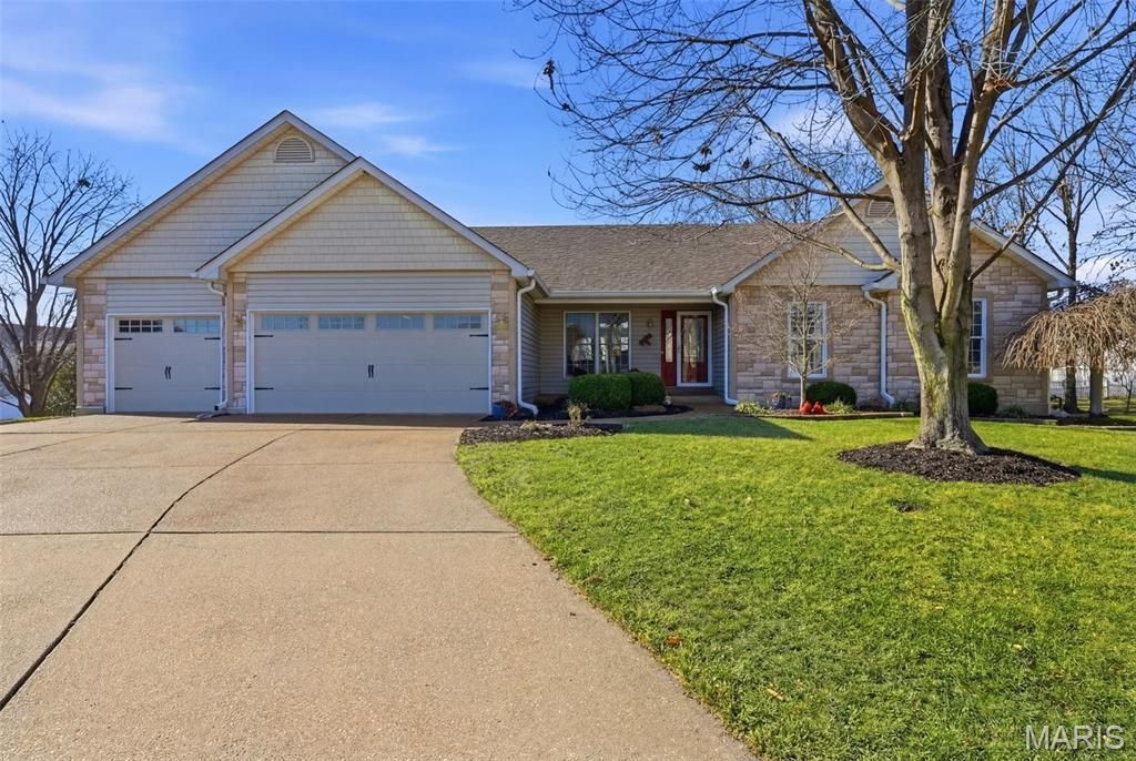 67 Simeon Court, Saint Peters, MO 63376 Main Photo