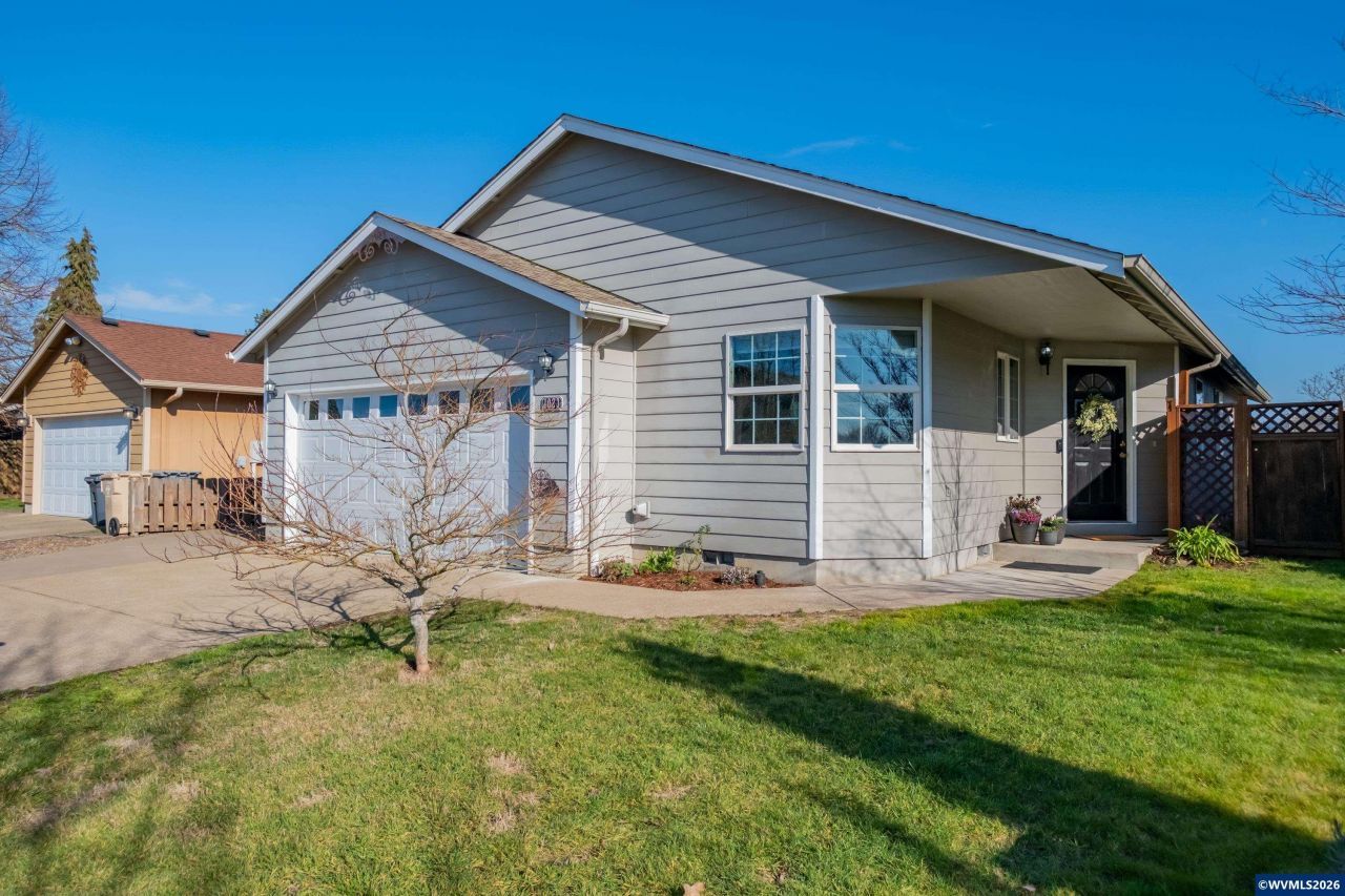 1023 S 10th St, Lebanon, OR 97355 Main Photo