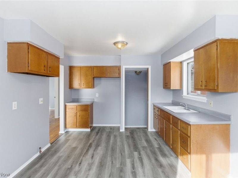 12309 Watterson Avenue, Cleveland, OH 44105 Photo 11