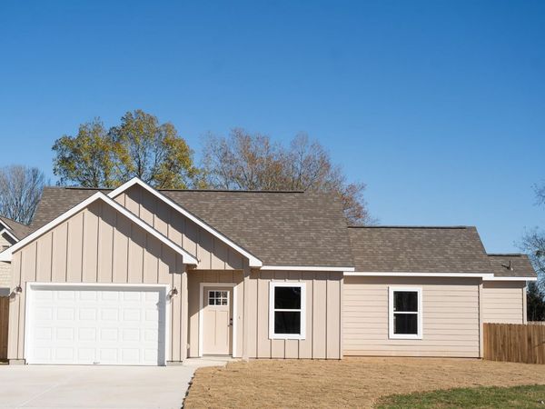 302 String Prairie WAY, Smithville, TX 78957