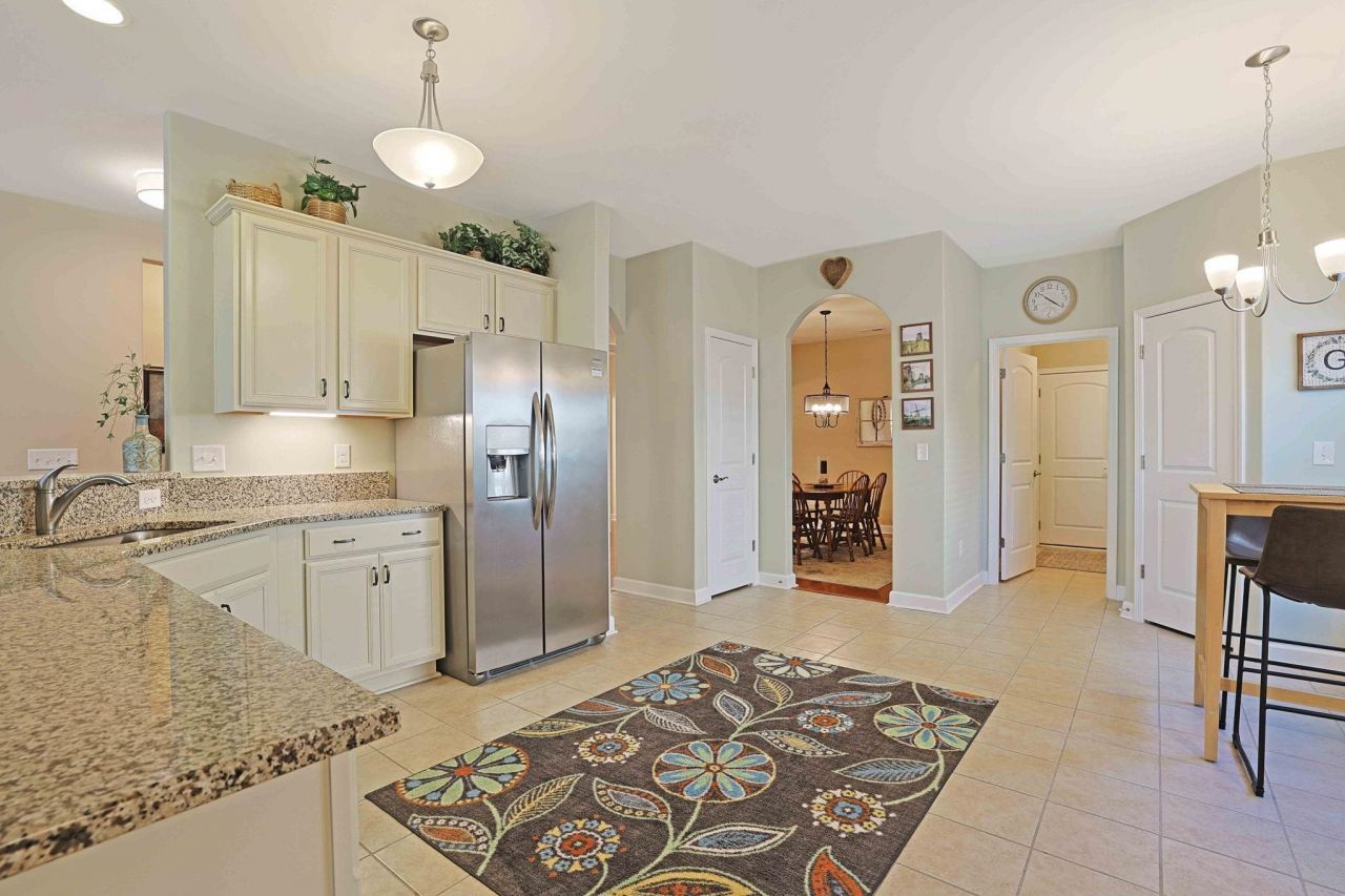 4543 Marshwood Dr. Photo 7