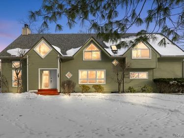 757 Woodlea Court, Birmingham, MI 48009