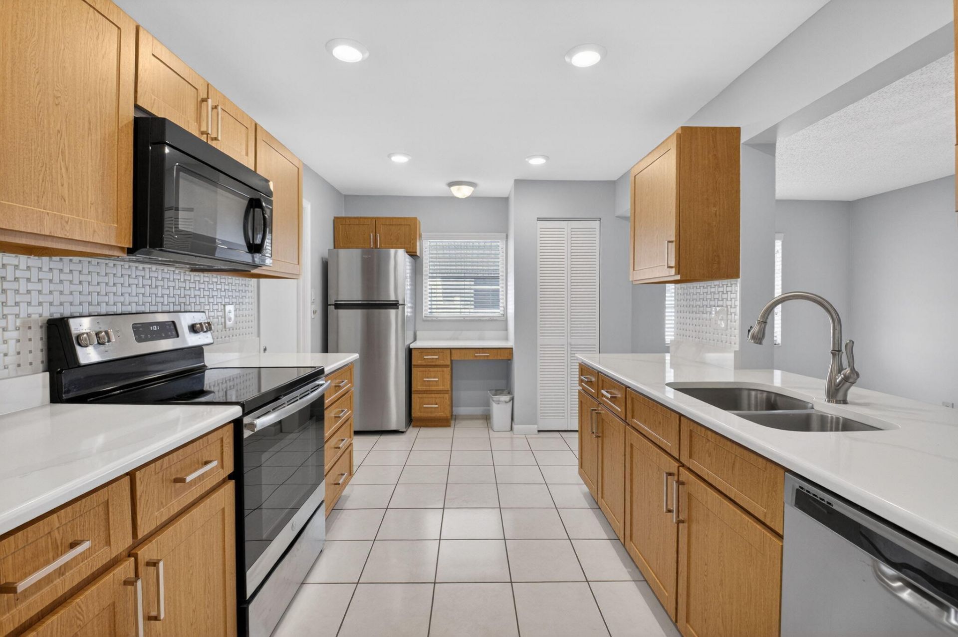 1825 SW 17th Street, Boynton Beach, FL 33426 Photo