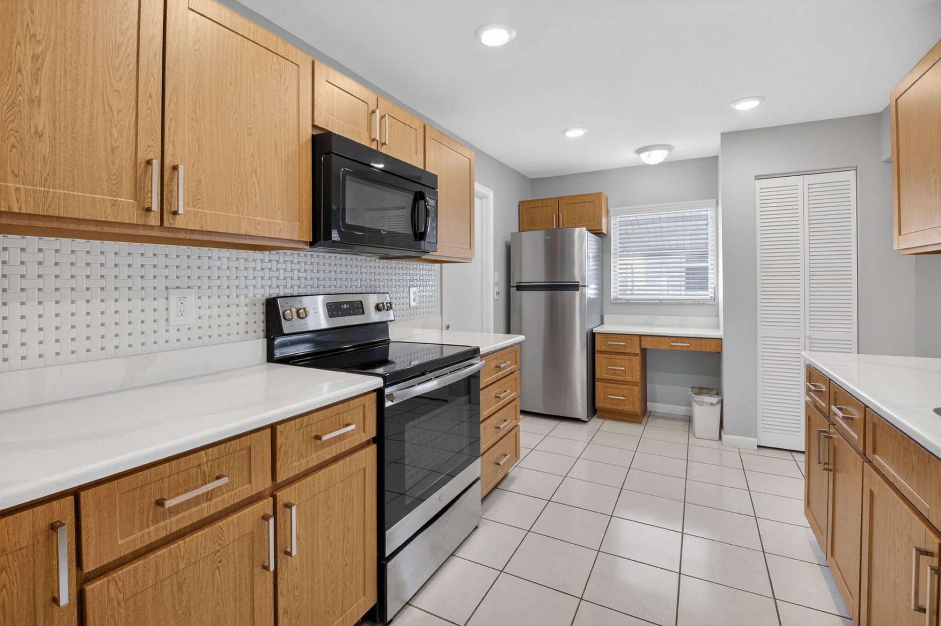 1825 SW 17th Street, Boynton Beach, FL 33426 Photo