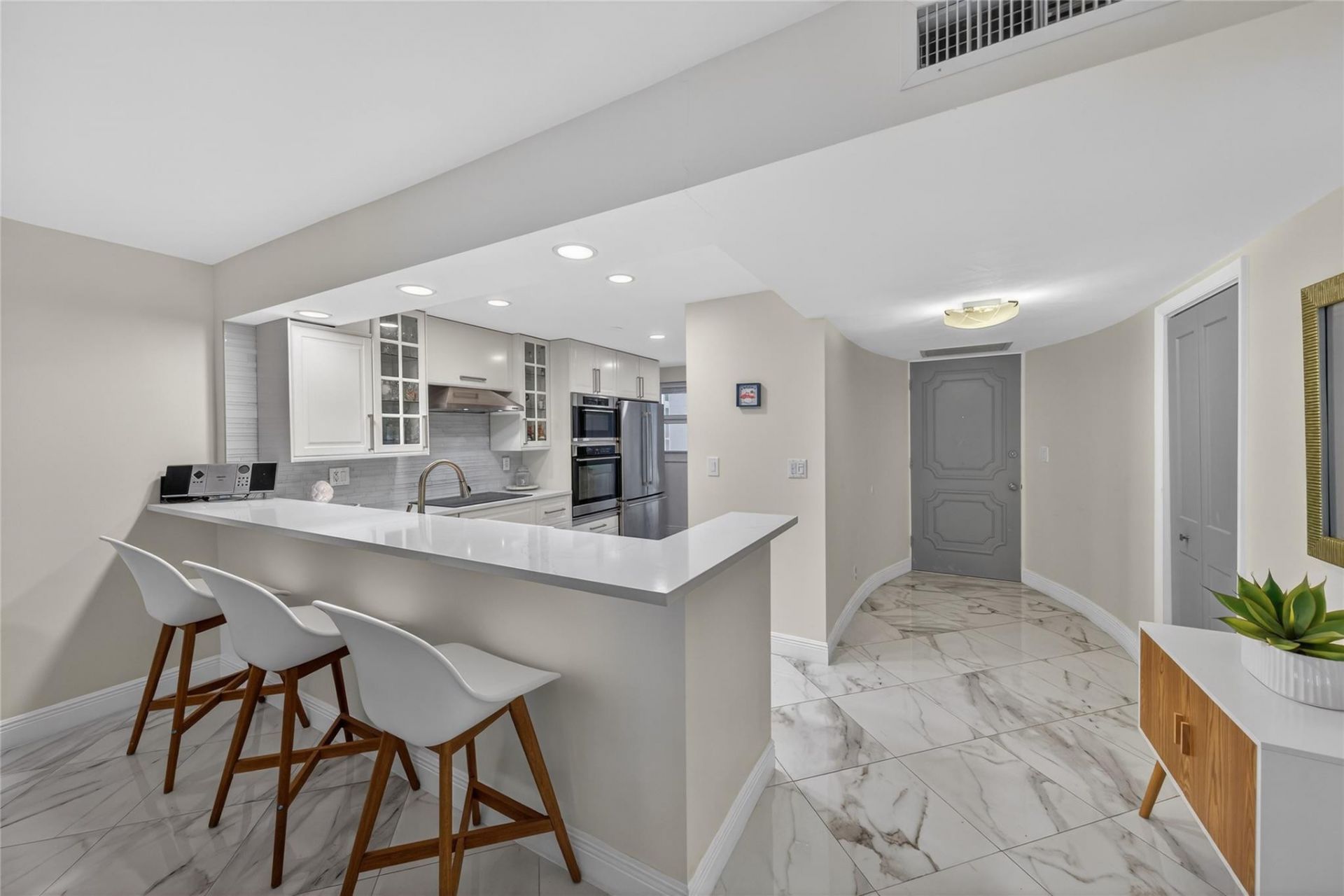 4100 Galt Ocean, Unit 606, Fort Lauderdale, FL 33308 Photo