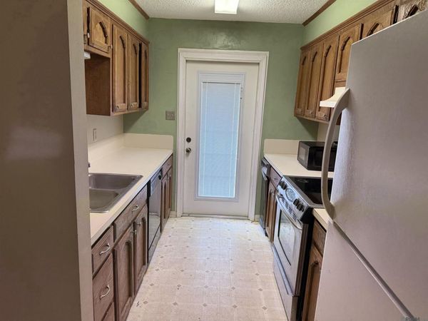 4624 Parkoaks Dr, Unit #9, Baton Rouge, LA 70816