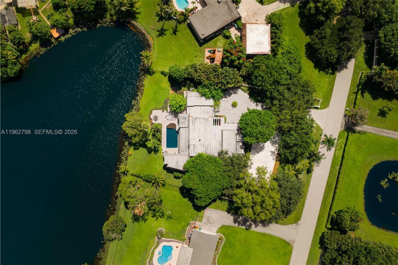 11000 SW 25th St , Davie, FL 33324 Photo