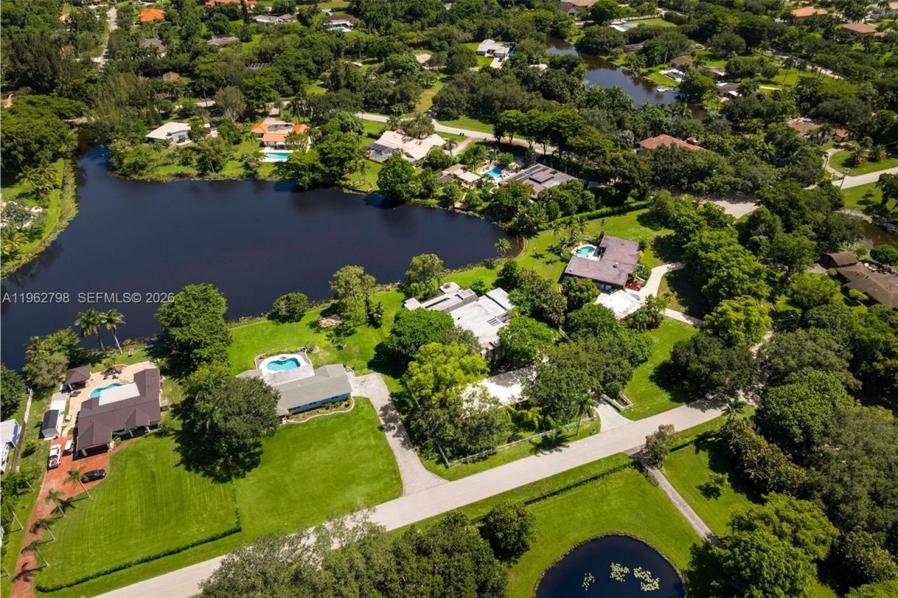 11000 SW 25th St , Davie, FL 33324 Photo