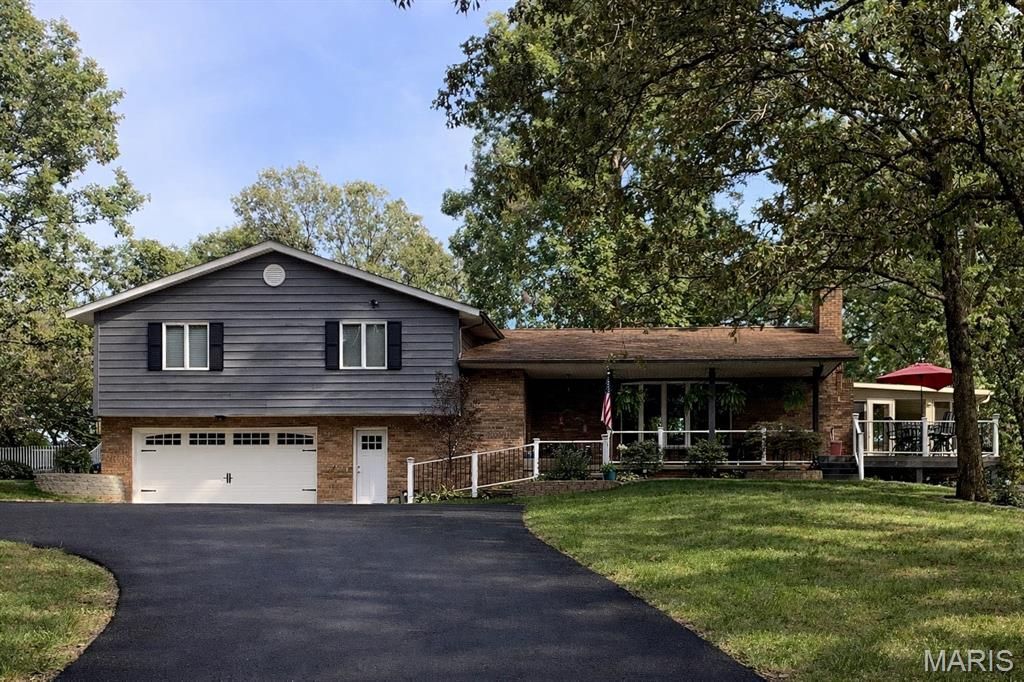 8720 Possum Hill Road, Worden, IL 62097 Main Photo