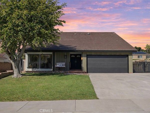 28975 Lotusgarden Dr, Canyon Country, CA 91387