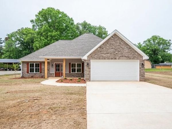 305 Troy Ln, Starkville, MS 39759