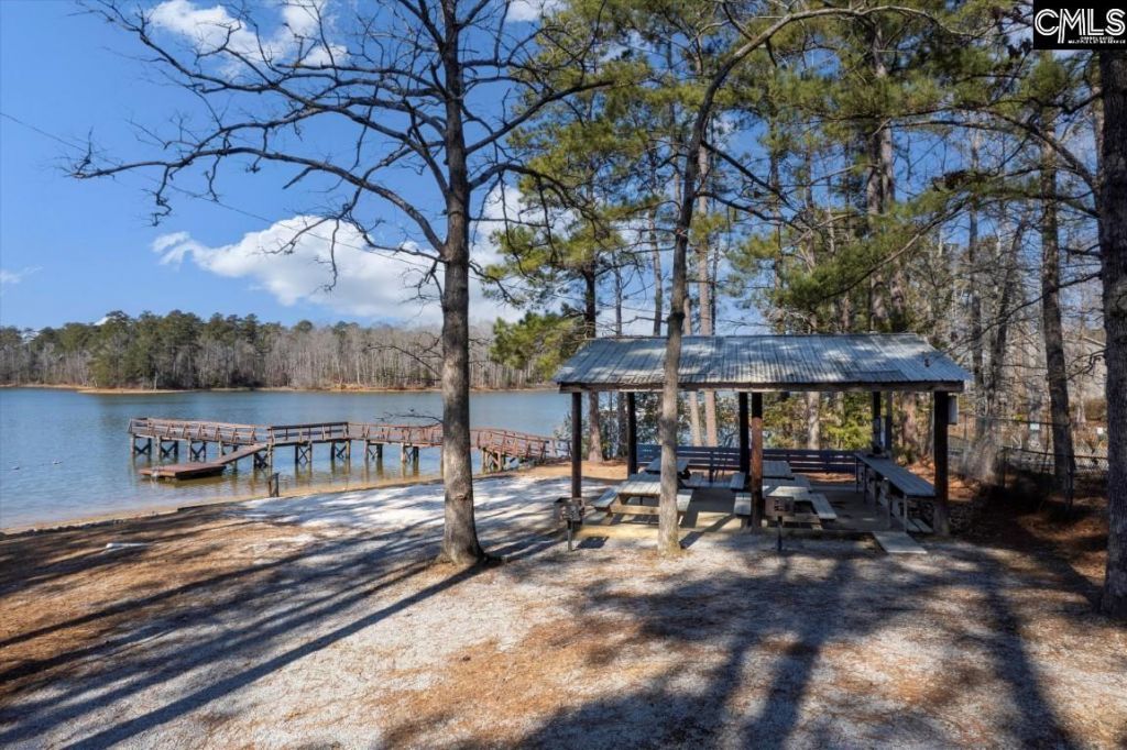 195 Lexington Lane Photo 4