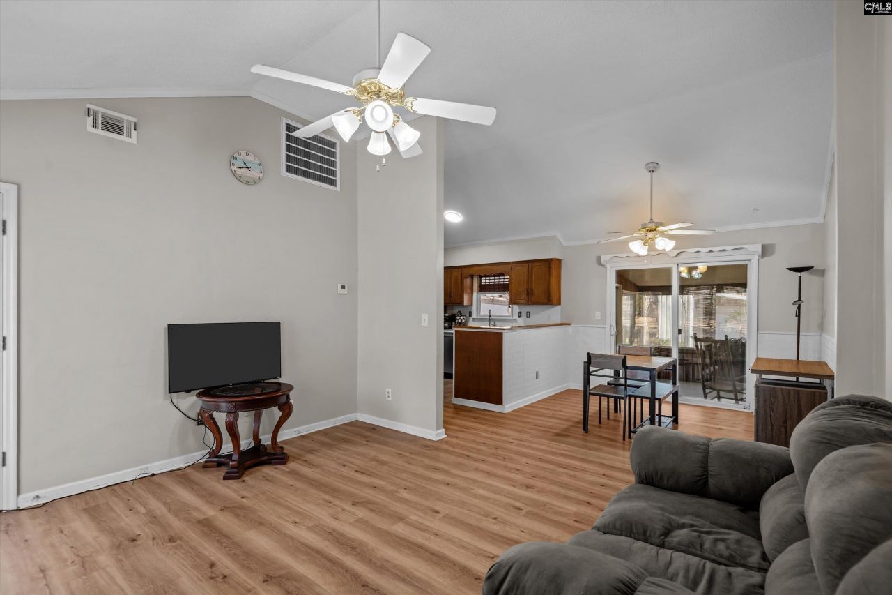 195 Lexington Lane Photo 6