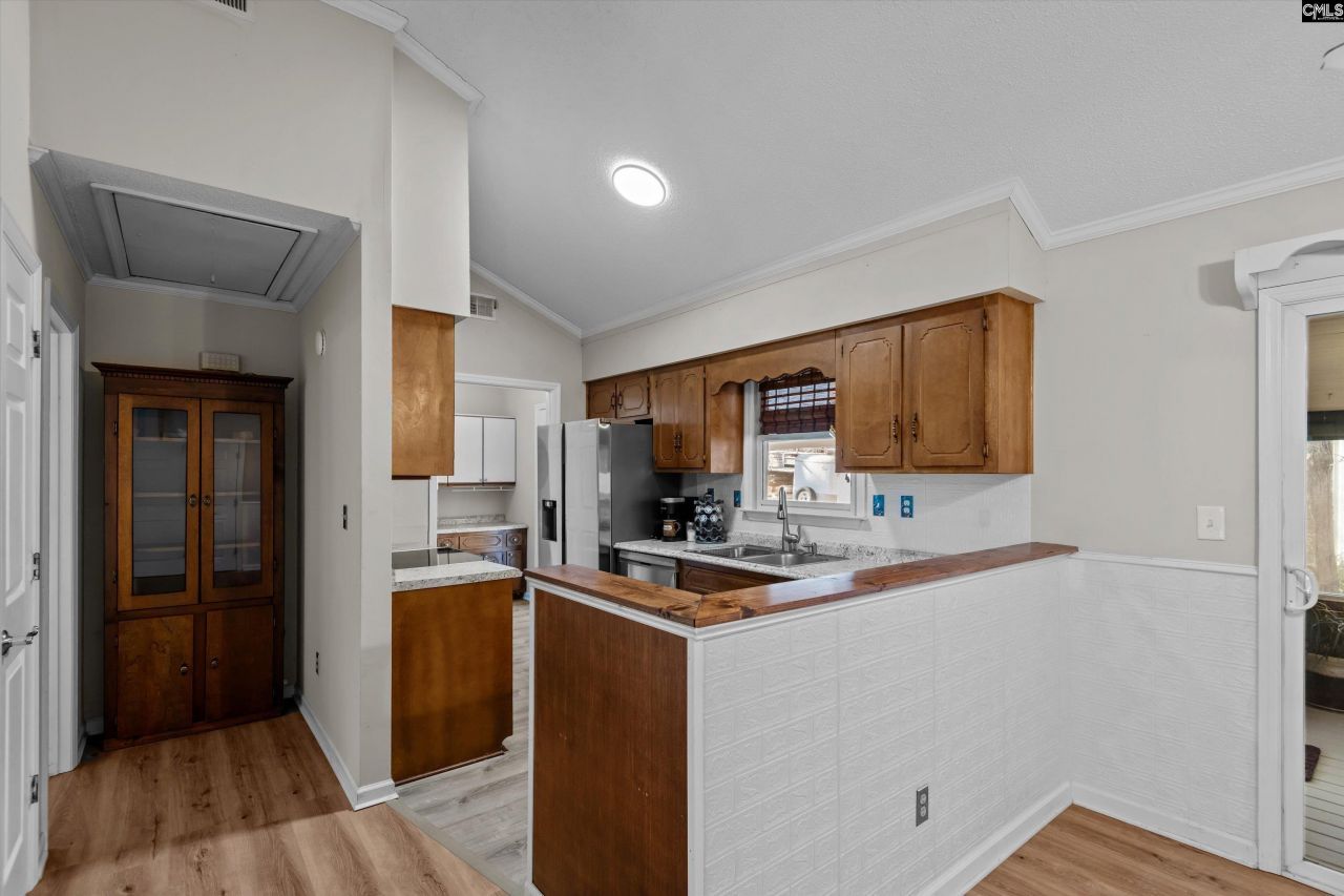 195 Lexington Lane Photo 9