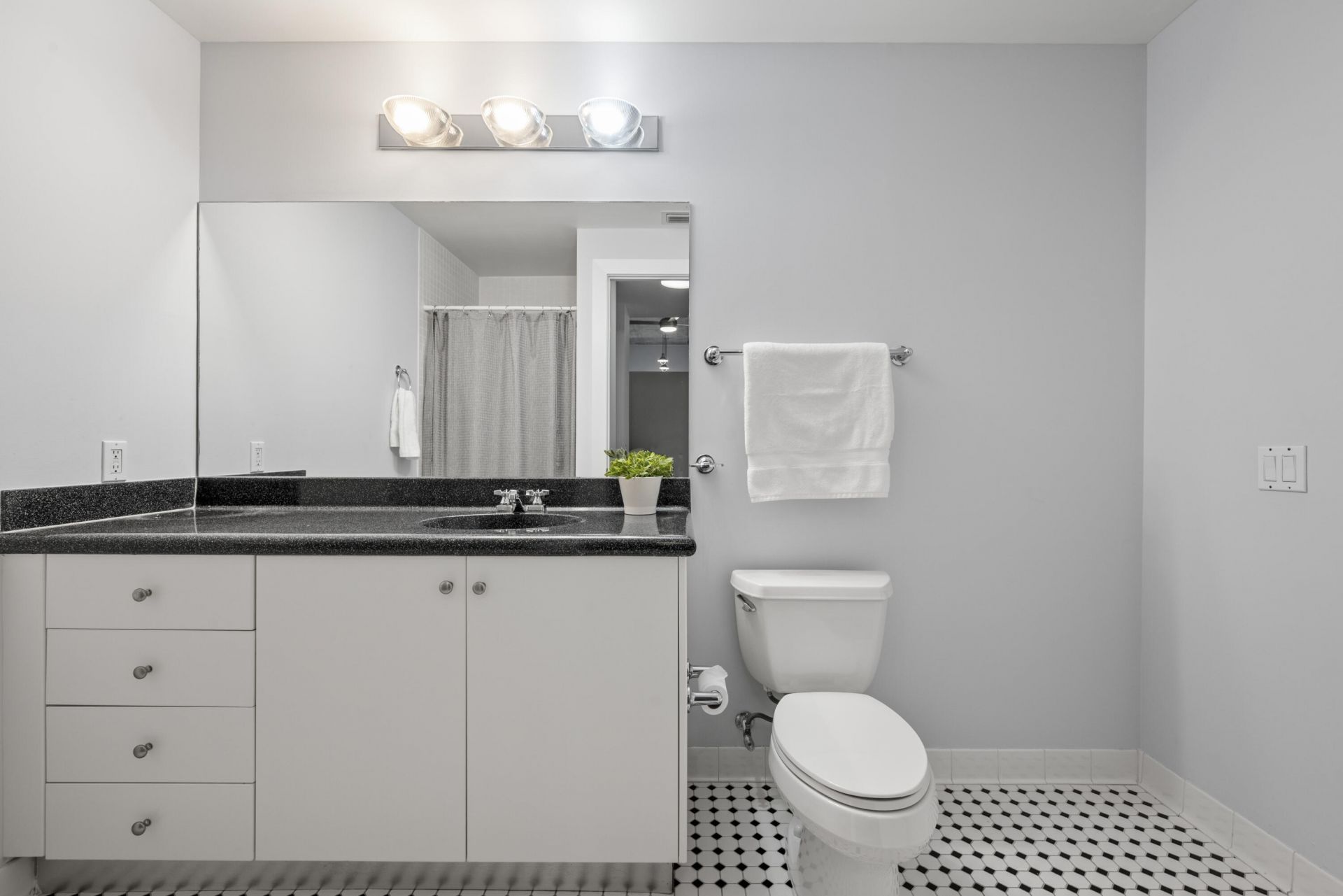 185 NE 4th Avenue, Unit 208, Delray Beach, FL 33483 Photo