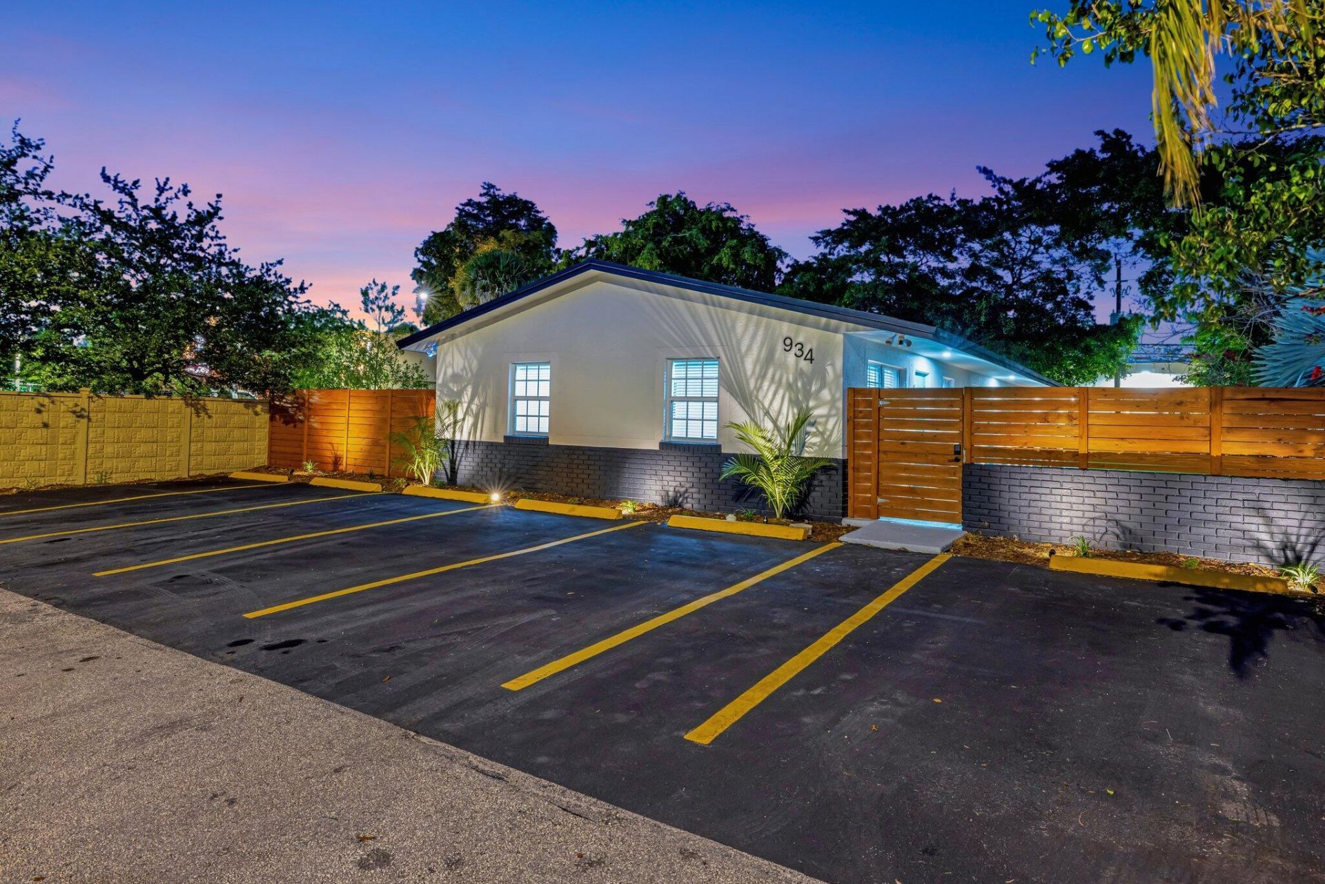 934 NW 4th Avenue, Unit 1-4, Fort Lauderdale, FL 33311 Photo