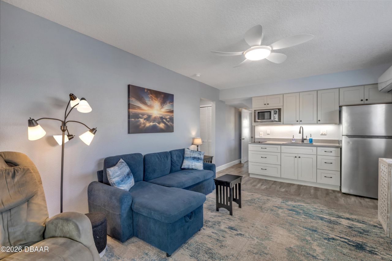 831 E 21st Avenue, New Smyrna Beach, FL 32169 Photo