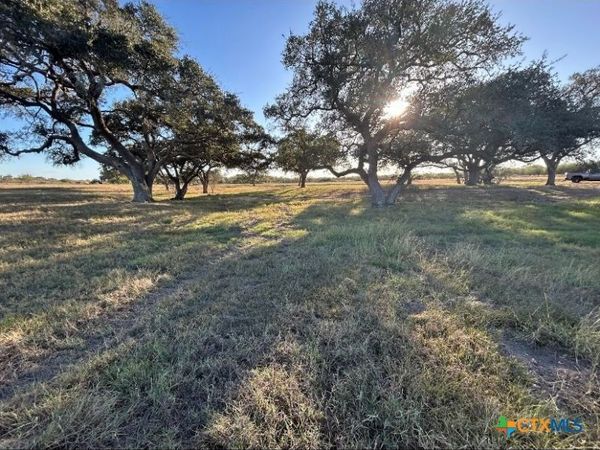 1709 FM 318 , Yoakum, TX 77995