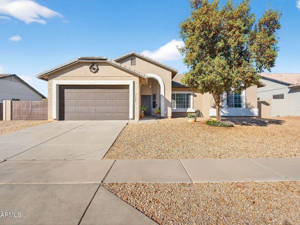 7520 W SOUTHGATE Avenue, Phoenix, AZ 85043