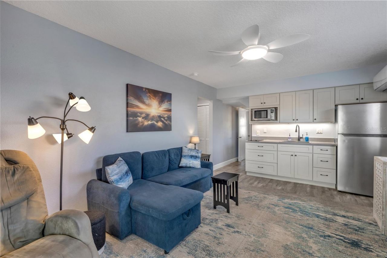 831 E 21st Avenue, New Smyrna Beach, FL 32169 Photo