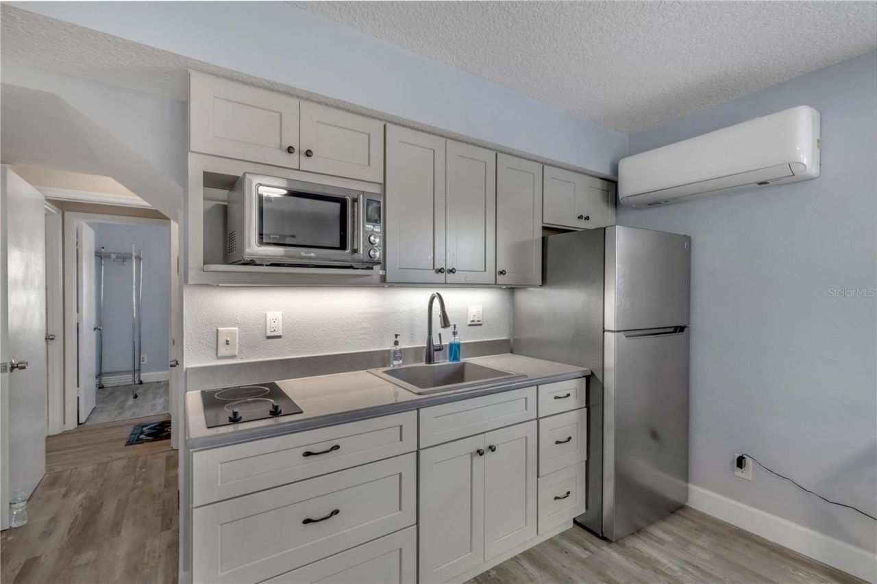 831 E 21st Avenue, New Smyrna Beach, FL 32169 Photo