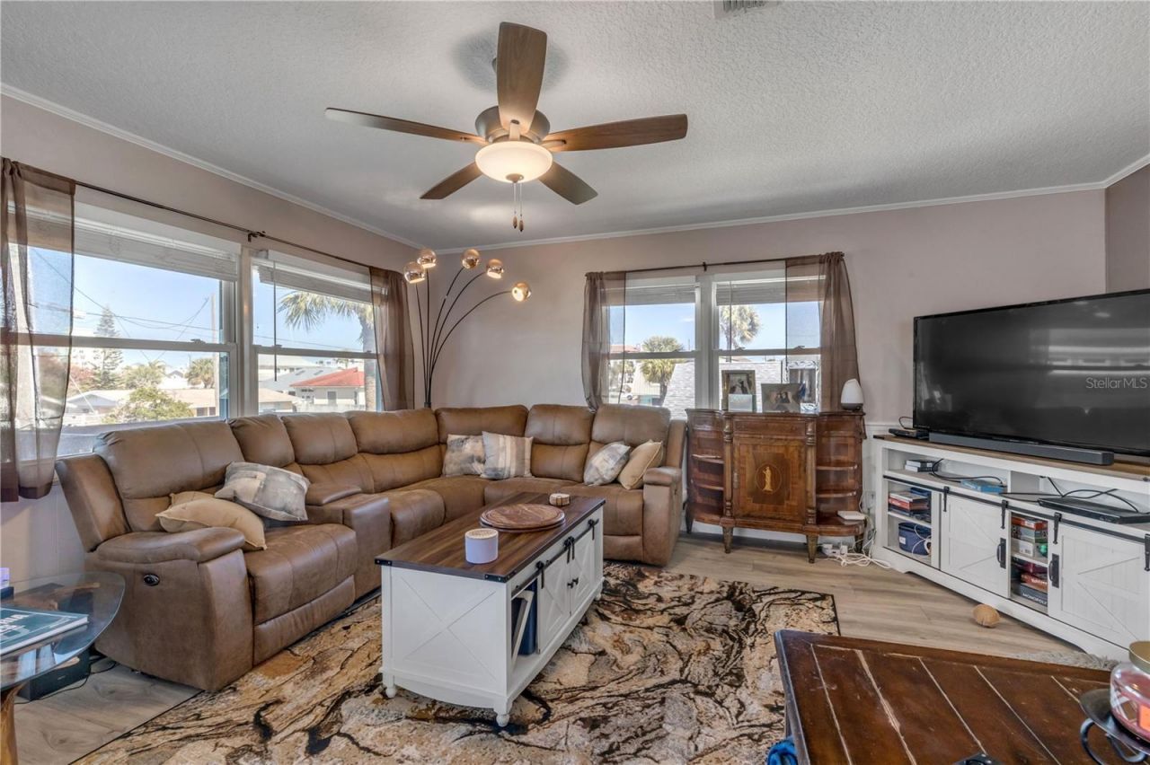 831 E 21st Avenue, New Smyrna Beach, FL 32169 Photo