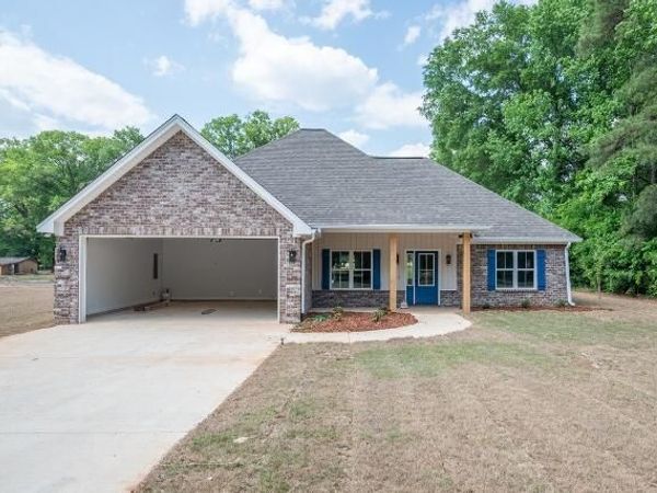 381 Troy Ln, Starkville, MS 39759